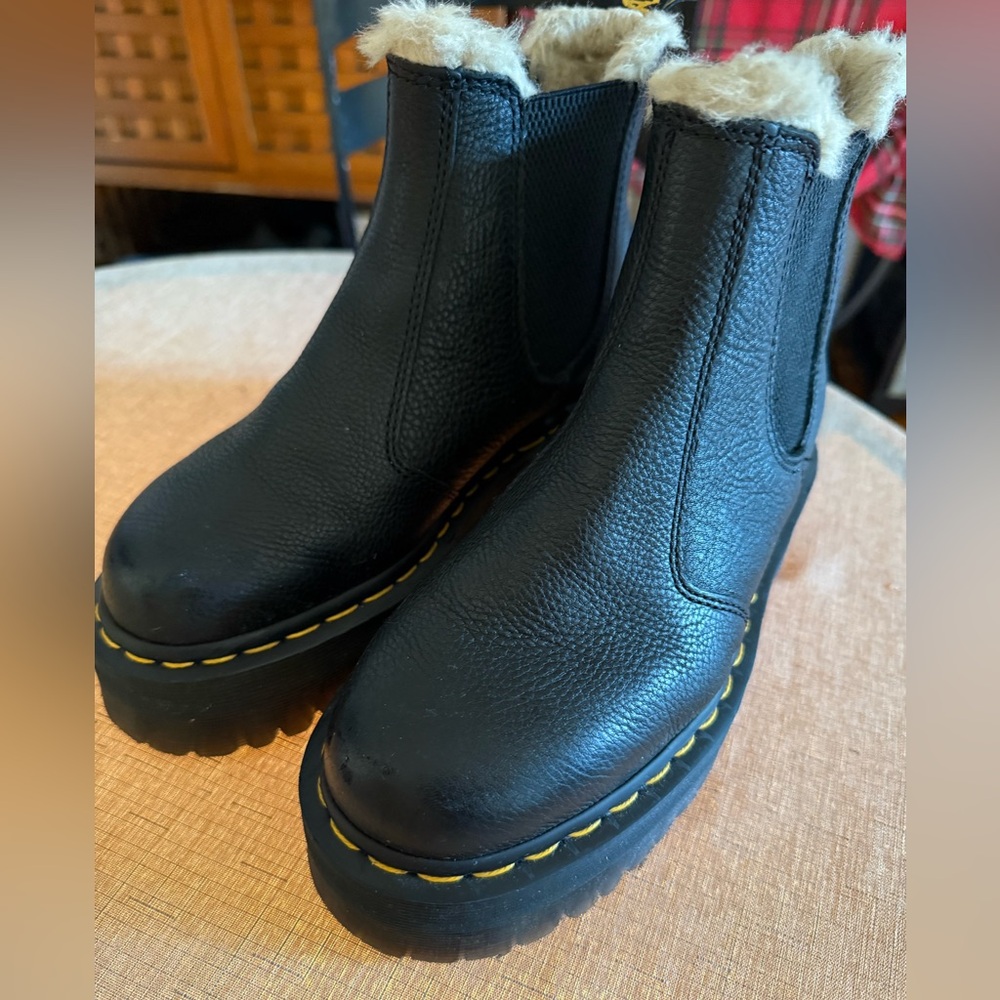 2976 FAUX FUR LINED PLATFORM CHELSEA BOOTS